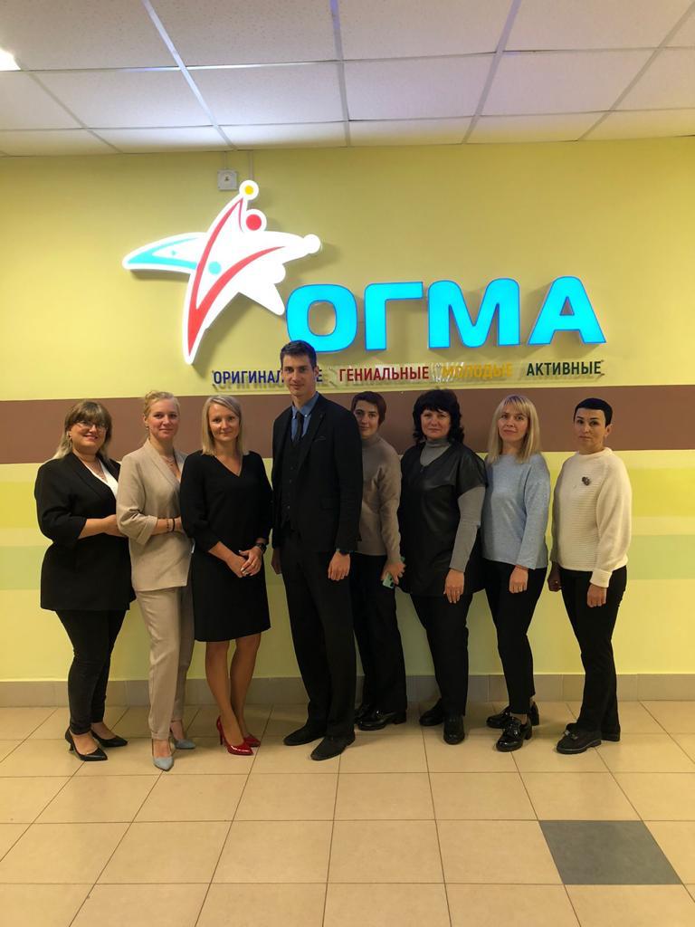 Руководители центра «ОГМА» и АЙТИ-куба» Дятьковского района подписали соглашение о сотрудничестве и взаимодействии