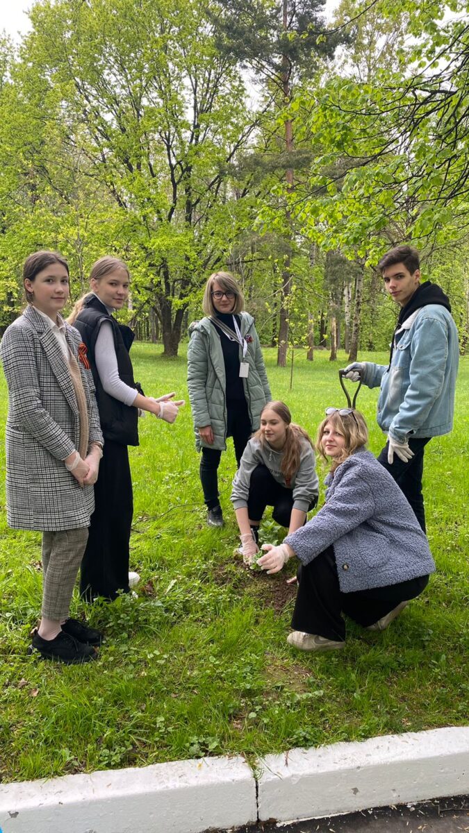 Руководство и учащиеся центра «ОГМА» присоединились к акции «Сад  памяти», посвященной 78-й годовщине победы в Великой Отечественной войне